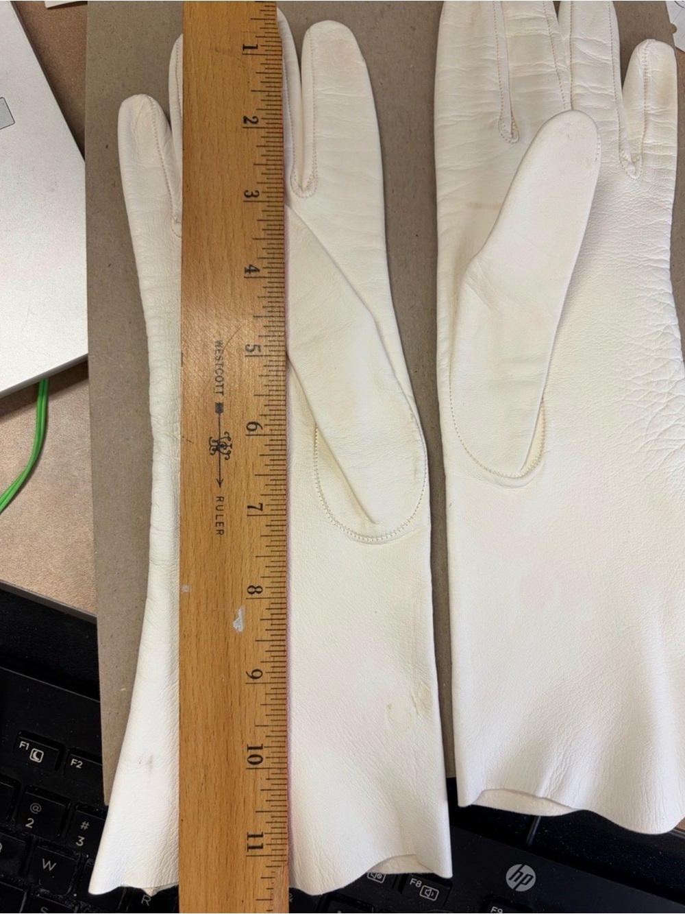 Vintage Italian Kid White Leather Embroidered Gloves - Picture 11 of 13
